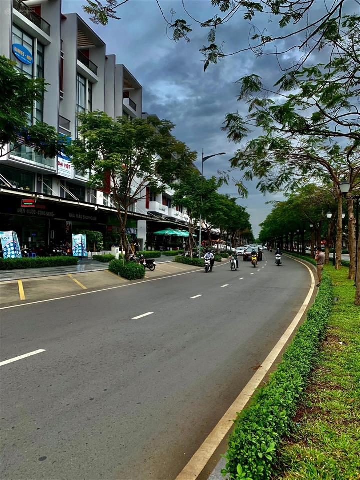 Nguyên căn nguyễn thị nhung có thang máy dt 140m2 6 tầng khu sầm uất bậc nhất khu, giá chỉ 65tr/th