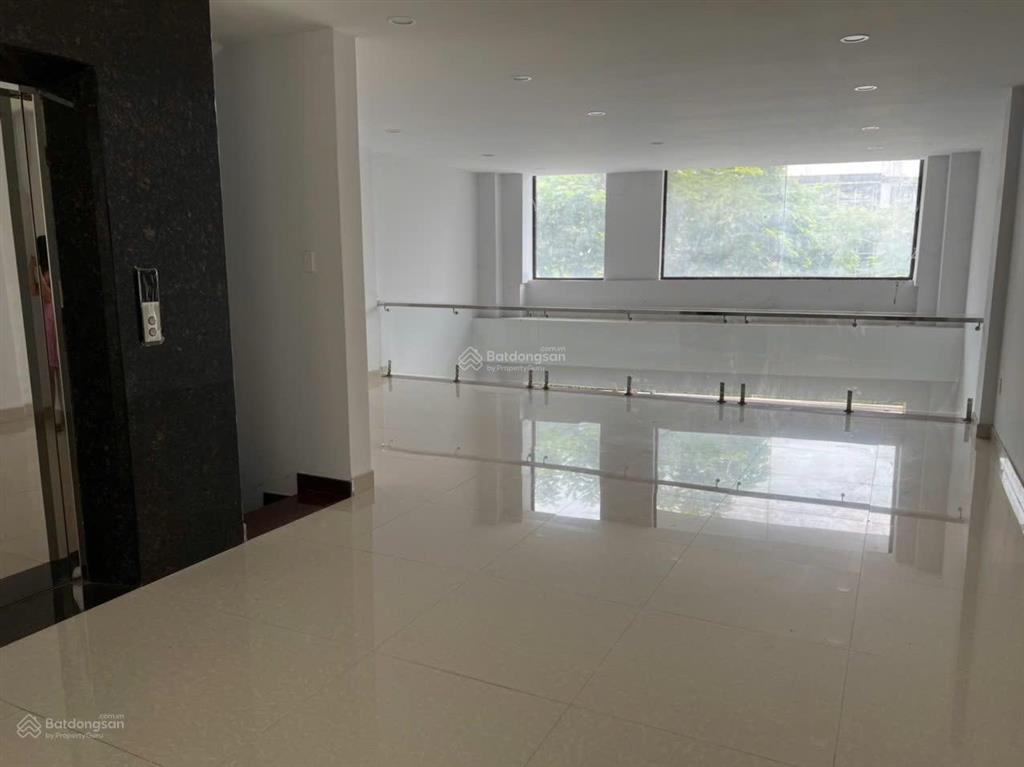 Nguyên căn nguyễn thị nhung có thang máy dt 140m2 6 tầng khu sầm uất bậc nhất khu, giá chỉ 65tr/th