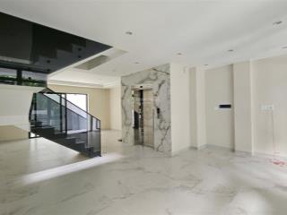 Hàng hiếm duy nhất nguyên căn mới 100% dt 6x17m, 1 hầm 4tầng chuẩn vp, thang máy, máy lạnh giá tốt