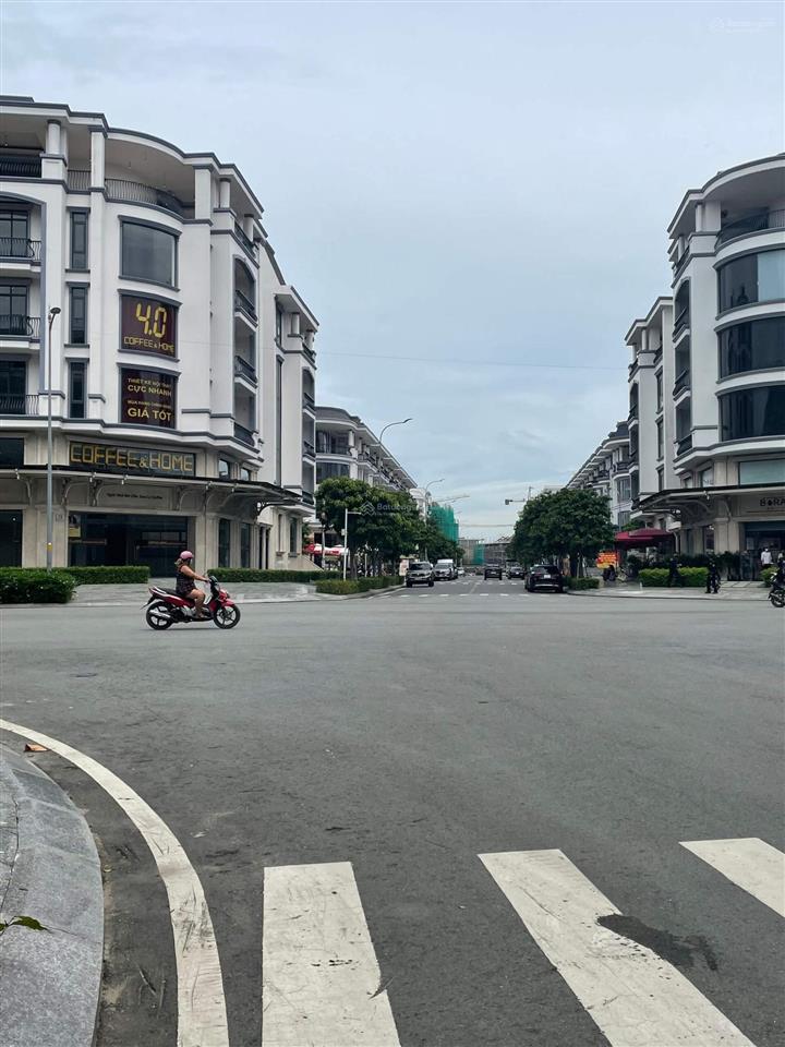 Căn góc vị trí siêu đẹp tại vạn phúc city nhận diện thương hiệu cực tốt, dt 250m2 6t có thang máy