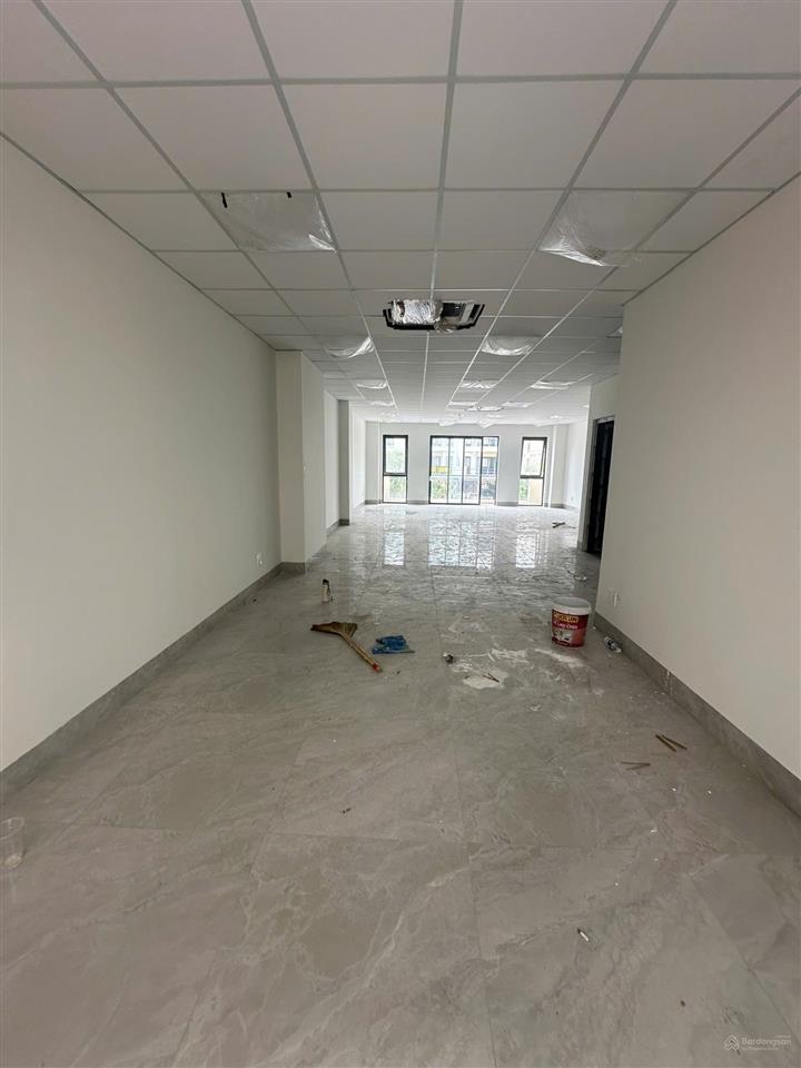 Tòa nhà mặt tiền đinh thị thi vạn phúc city (dt 7x22m) 1h+5t hoàn thiện văn phòng cao cấp, có pccc