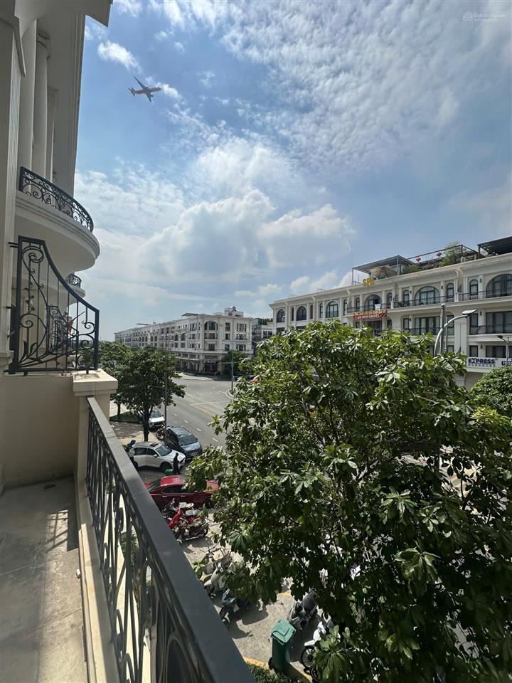 Tòa nhà mặt tiền đinh thị thi vạn phúc city (dt 7x22m) 1h+5t hoàn thiện văn phòng cao cấp, có pccc
