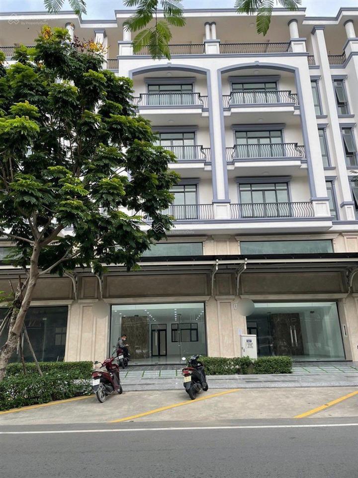 Nhà mặt tiền nguyễn thị nhung đường 35m vị trí đẹp, dt 7x20 1 trệt 5 lầu, có thang máy, máy lạnh