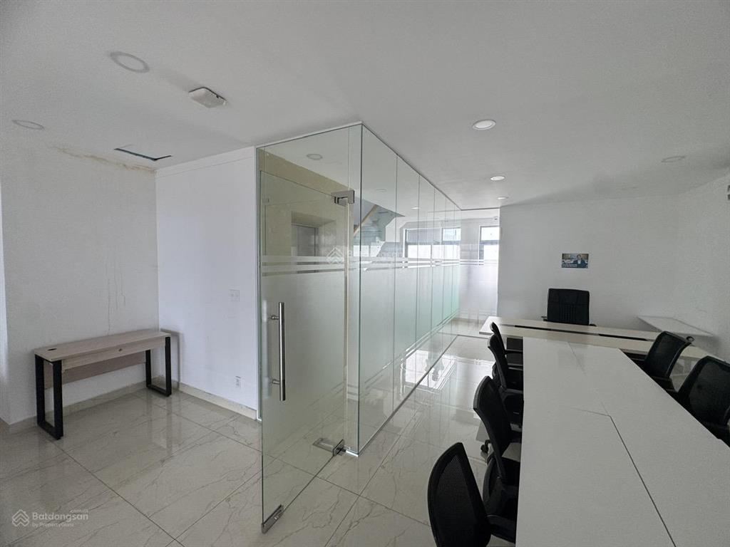 Nhà mặt tiền nguyễn thị nhung đường 35m vị trí đẹp, dt 7x20 1 trệt 5 lầu, có thang máy, máy lạnh