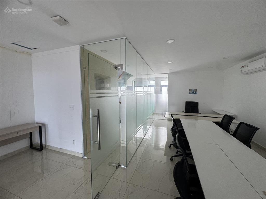 Nhà mặt tiền nguyễn thị nhung đường 35m vị trí đẹp, dt 7x20 1 trệt 5 lầu, có thang máy, máy lạnh