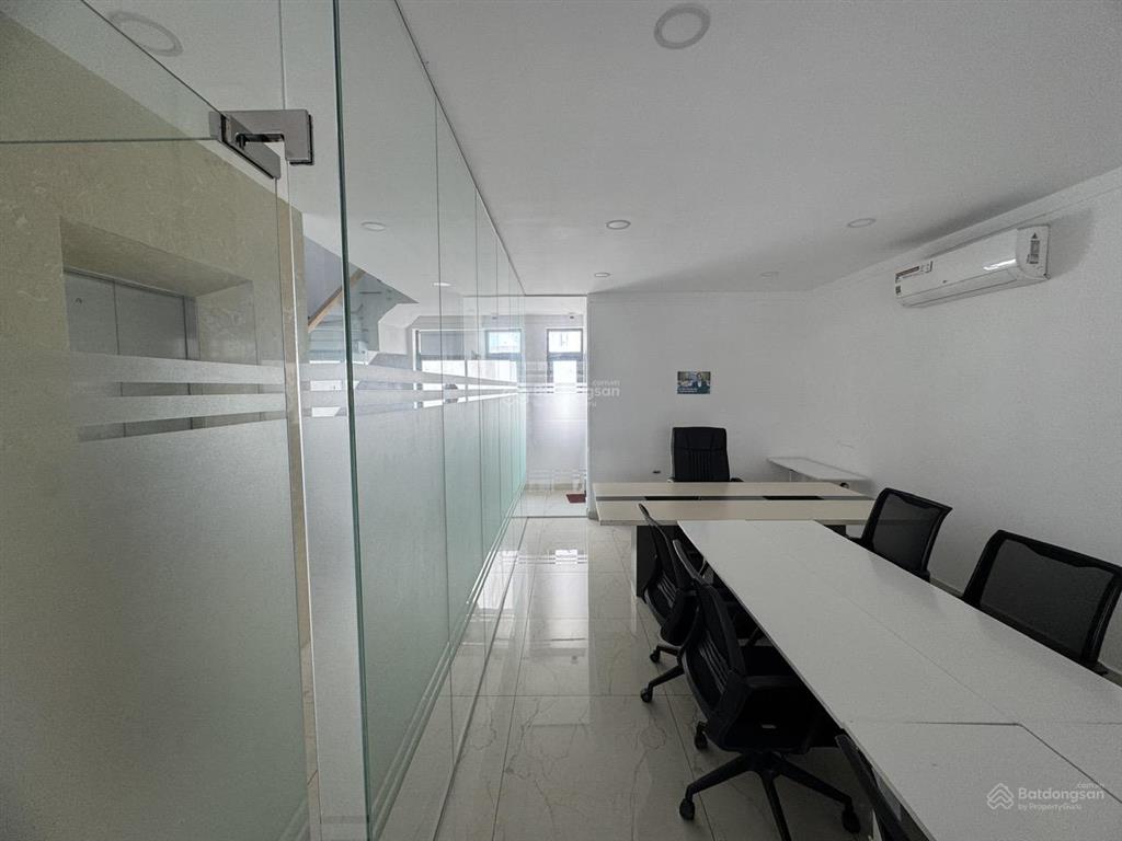 Nhà mặt tiền nguyễn thị nhung đường 35m vị trí đẹp, dt 7x20 1 trệt 5 lầu, có thang máy, máy lạnh