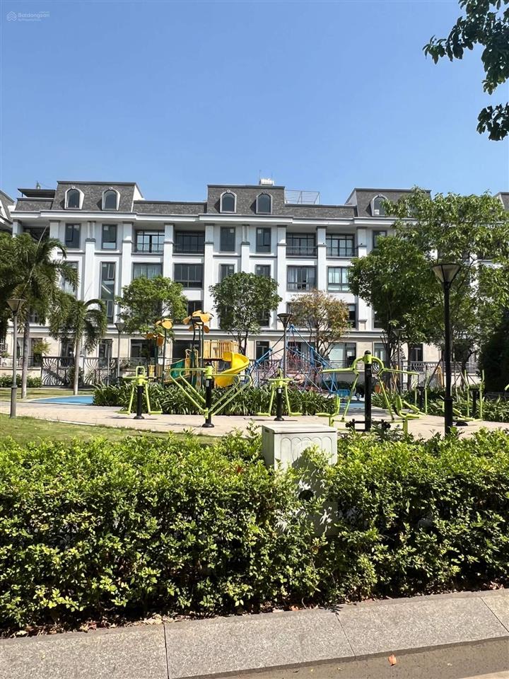 Hot! cho thuê nhà phố 7x20, 1 hầm 5 tầng đã ngăn sẵn kính, có thang máy giá tốt