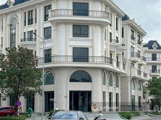 Bán nhà góc ngã tư đường 32 & đinh thị thi  vị trí vàng trung tâm khu đô thị vạn phúc city