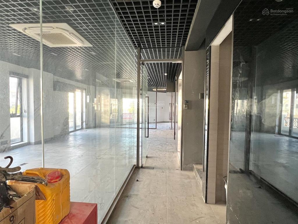 Góc kinh doanh 2 mặt tiền đinh thị thi, vị trí sầm uất bậc nhất cả ngày lẫn đêm tại vạn phúc city