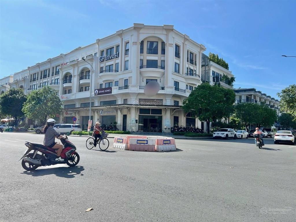 Góc kinh doanh 2 mặt tiền đinh thị thi, vị trí sầm uất bậc nhất cả ngày lẫn đêm tại vạn phúc city