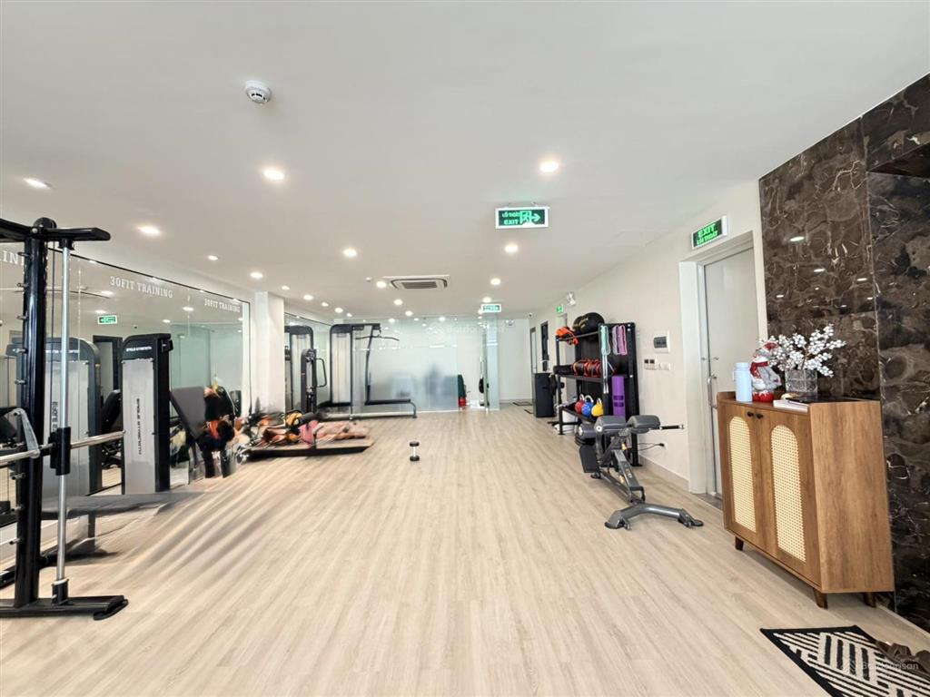 Bán nhà mp khúc thừa dụ, cầu giấy 150m x 9t x mt8.6m x giá nhỉnh 100 tỷ. tòa vp, dòng tiền 200 tr/t