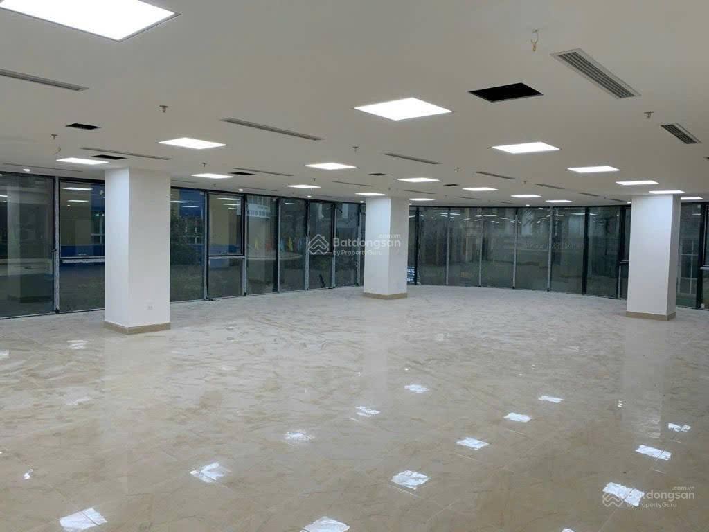 Bán nhà mp dịch vọng hậu, cầu giấy 450m2 x 9t x mt 34m x giá hơn 300 tỷ. lô góc dòng tiền khủng