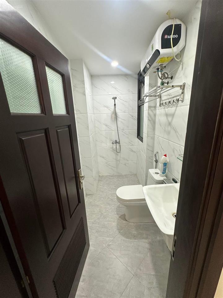 Bán nhà đỗ quang 70m2 x 6t x mt 5.2m, giá nhỉnh 30 tỷ, ô tô tránh, kd văn phòng vip
