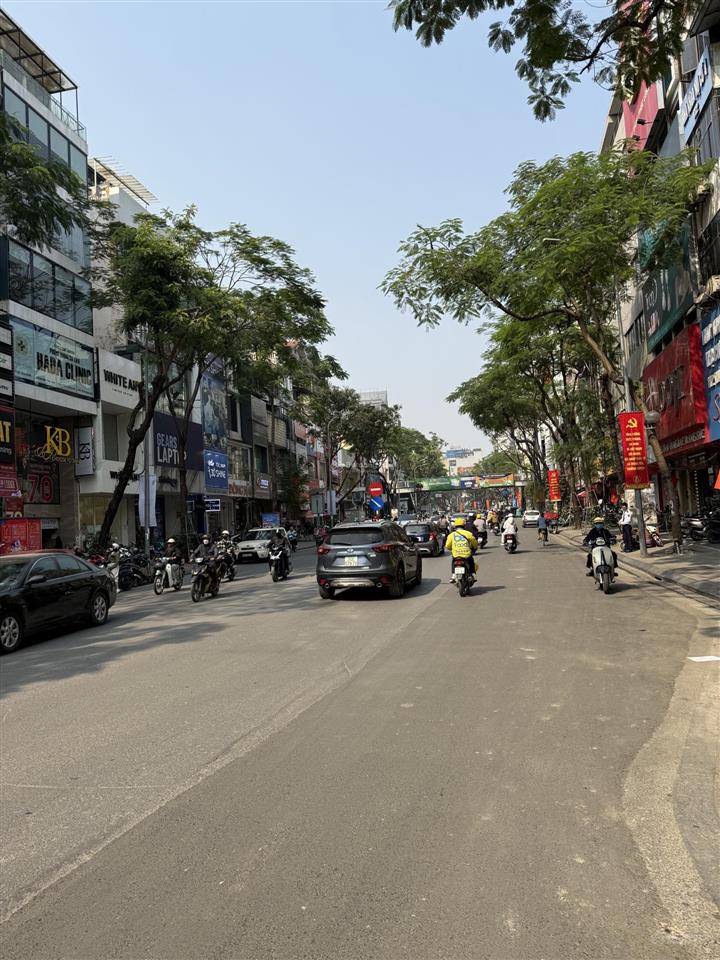 Bán nhà mặt phố thái hà đống đa. dt 75m2 x 6t x mt 6m giá chào 61 tỷ. dòng tiền 150tr/1th