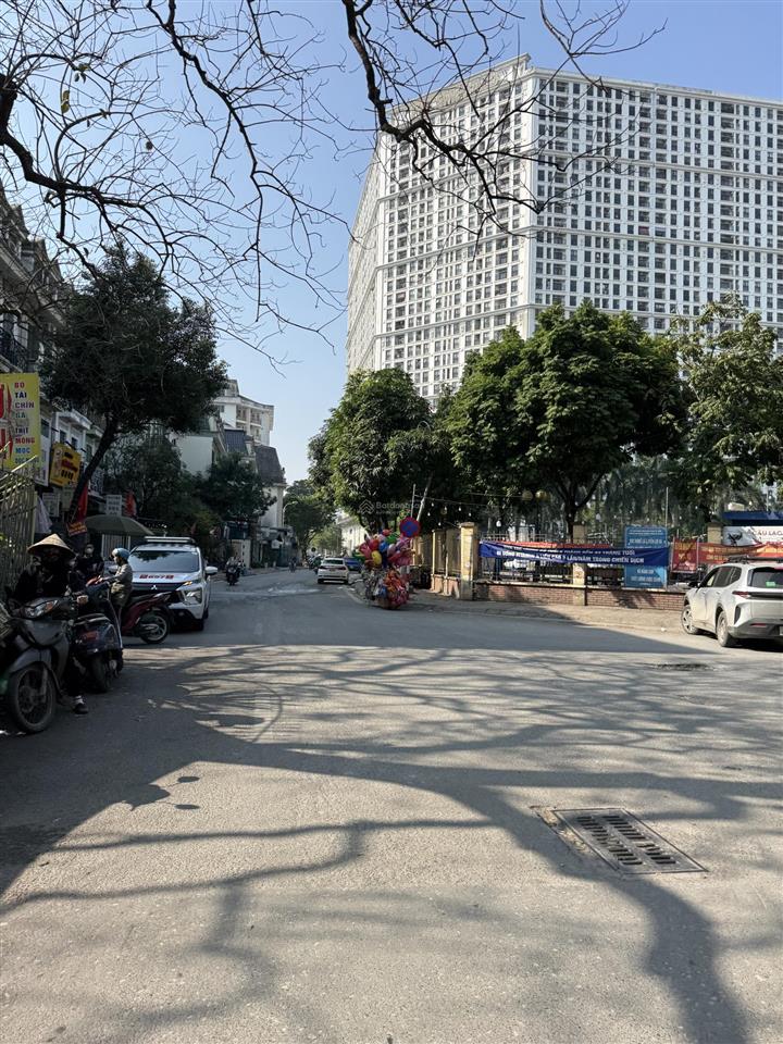 Chính chủ bán tòa văn phòng đình thôn từ liêm 77m x 7t x mt 5.7m x giá nhỉnh 30 tỷ thang máy x lô g