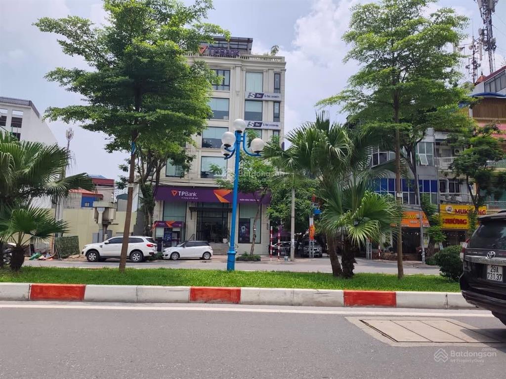 Bán tòa hoàng quốc việt cầu giấy dt 350m2 x 8 tầng x mt 15m x nhỉnh 200tỷ. lô góc building hạng a