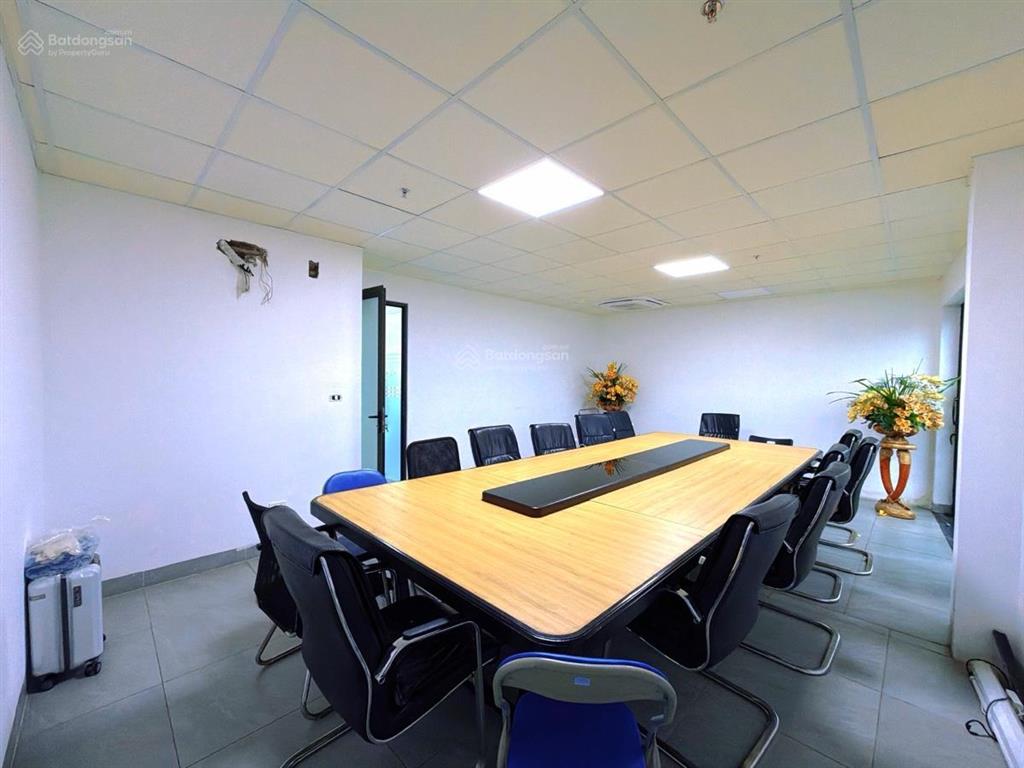 Chính chủ bán nhà dương khuê cầu giấy 180m x 9t x mt 24m x 82 tỷ lô góc văn phòng dòng tiền 250tr/t