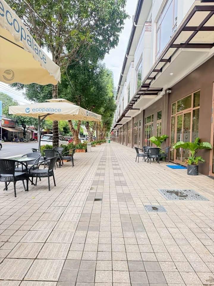 3 mặt tiền  shophouse palace bmt| nhà sẵn  người đông  dòng tiền chờ anh chị về khai thác