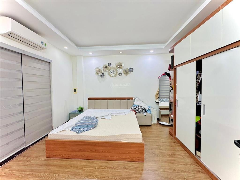 Bán nhà đền lừ hoàng mai ngõ rộng thoáng vài bước ra hồ đền lừ 5tầng chắc chắn chỉ việc về ở