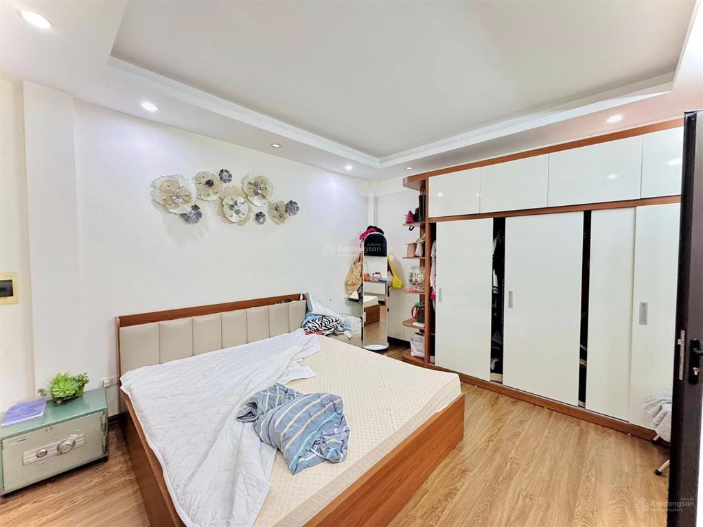 Bán nhà đền lừ hoàng mai ngõ rộng thoáng vài bước ra hồ đền lừ 5tầng chắc chắn chỉ việc về ở