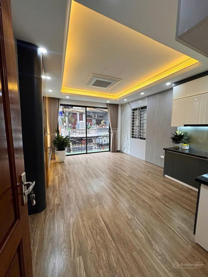 Bán nhà trung tâm hoàng mai 45m 5tầng mới đẹp lô góc,ô tô tránh kinh doanh