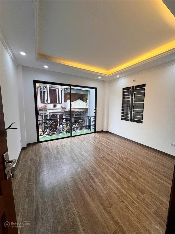 Bán nhà trung tâm hoàng mai 45m 5tầng mới đẹp lô góc,ô tô tránh kinh doanh