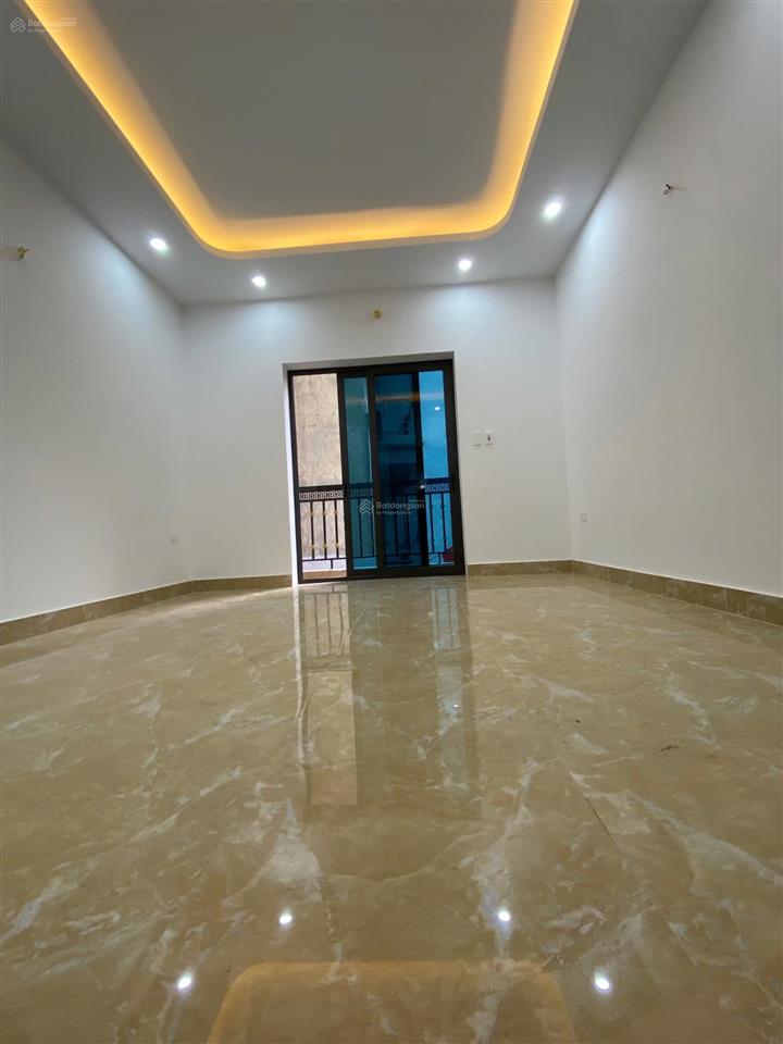Bán nhà vĩnh hưng hoàng mai 37m 5tầng mới đẹp ngõ nông tiện ích đầy đủ