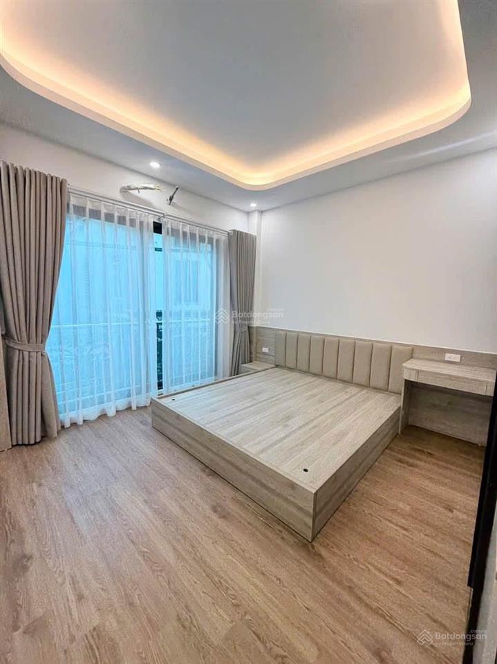 Bán gấp nhà đẹp giải phóng hoàng mai 60m 6 tầng thang máy ngõ ô tô thông