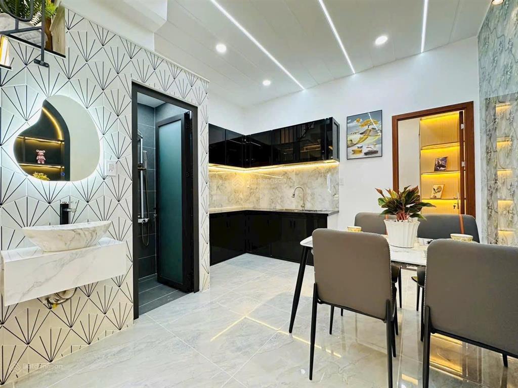 Chính chủ bán nhà 51m2 xây 1 lầu đồng xoài, tân bình. gần cầu vượt hoàng hoa thám. hẻm 5m