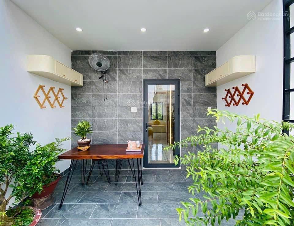 Chú ba bán nhà 50m2 xây 2 lầu đường vườn lài, q12  gần cầu sắt, hẻm 6m, sổ riêng