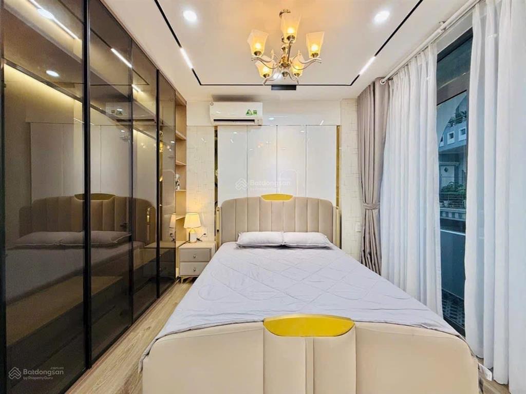 Gấp! bán nhà 62m2 xây 3 tầng đường nguyễn trãi, q5 giá 3tỷ050. gần chợ phùng hưng. hẻm 7m. sổ riêng