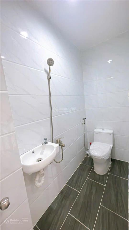 Bán nhanh nhà 41m2 xây 6 tầng đường nguyễn khoái,q4 giá 3tỷ990.gần thcs nguyễn huệ. hẻm 6m.sổ riêng