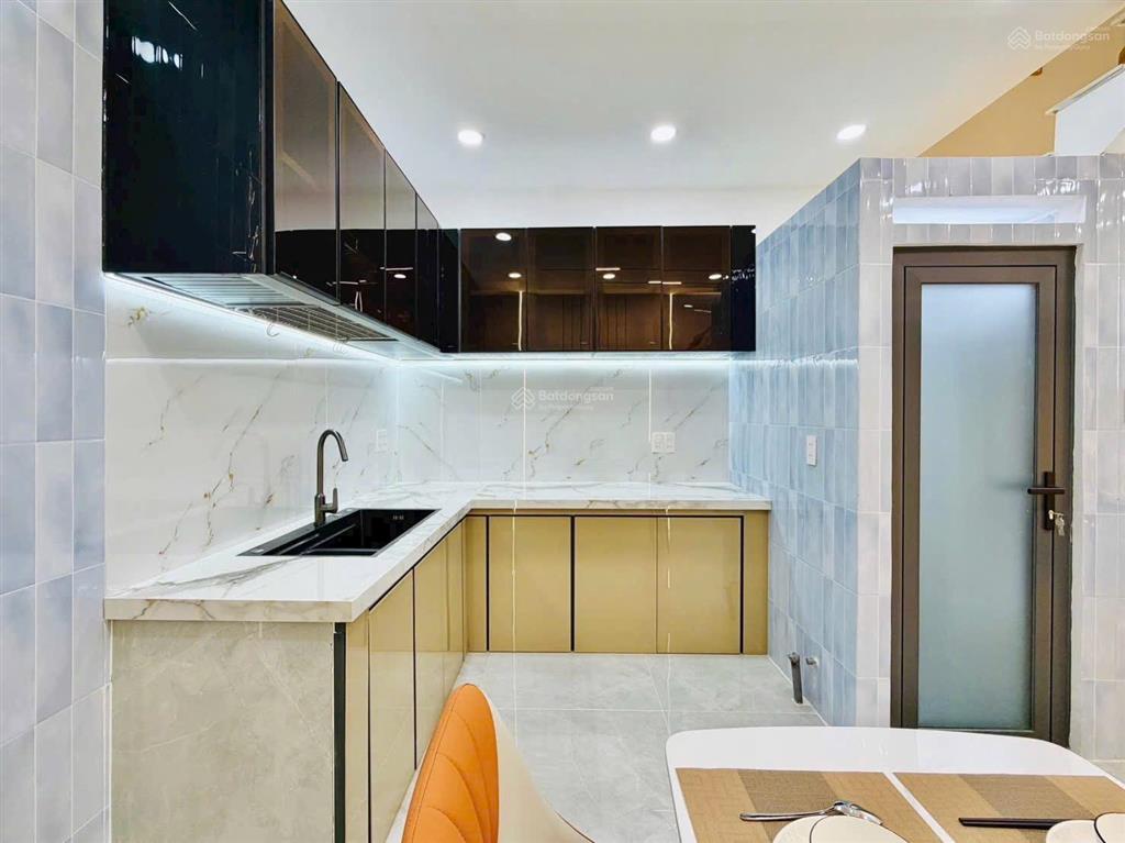 Hạ giá! bán nhà 38m2 xây 2 tầng đường vũ tùng, bình thạnh. gần chợ bà chiểu. hẻm 5m. sẵn sổ