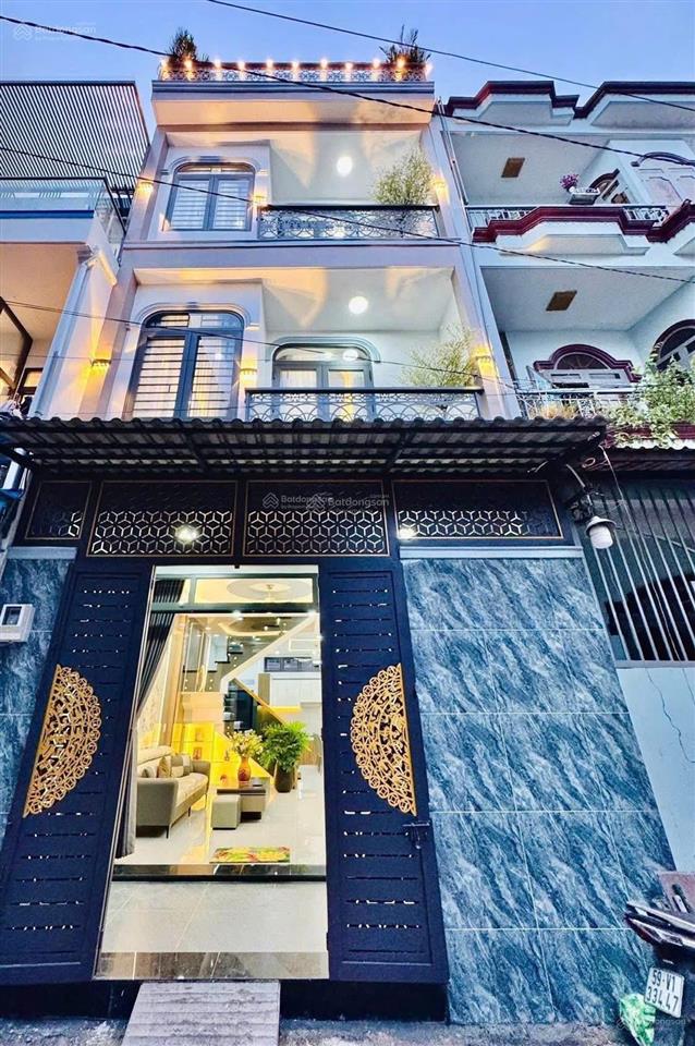 Chủ nhà kẹt tiền bán nhà 55m2 xây 4 tầng đườn 3/2, q10. gần ngã bảy lý thái tổ. hẻm 6m