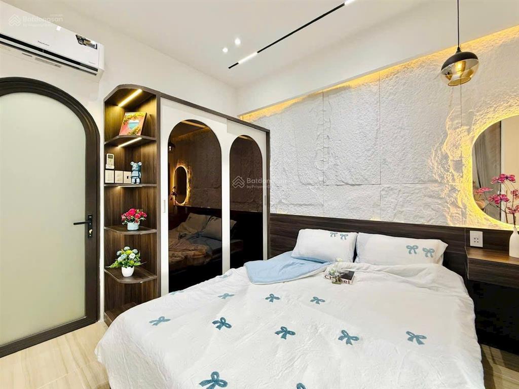 Cần bán nhà 34m2 xây 2 tầng đường hậu giang, q6 gần chợ lớn, hẻm 5m, sổ hồng riêng