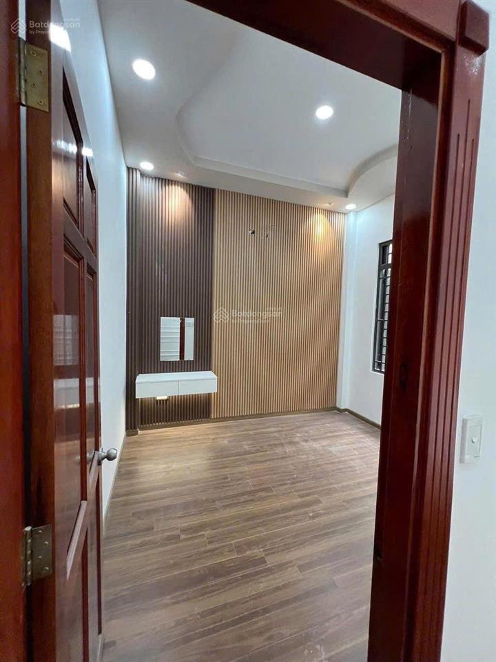 Bán nhà 43m² xây 2 tầng đường phạm văn đồng, bình thạnh. gần emart. hẻm 4m. sổ riêng