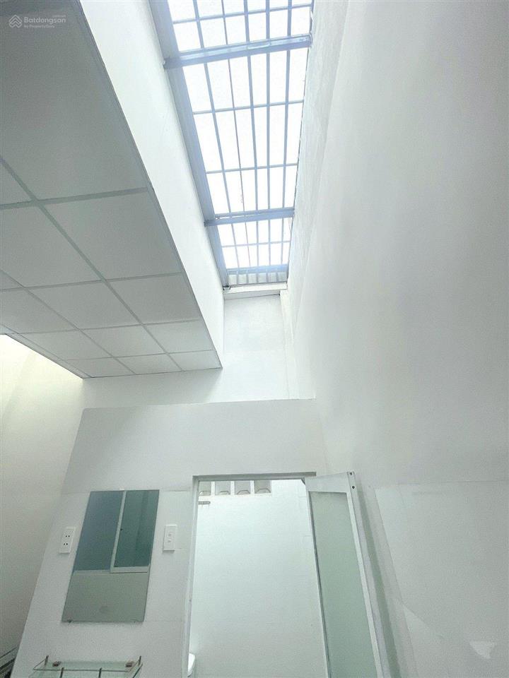 Chỉ 7,2 tỷ  nhà phố mtkd akari  4x21  võ văn kiệt  đường nhựa 20m có lề