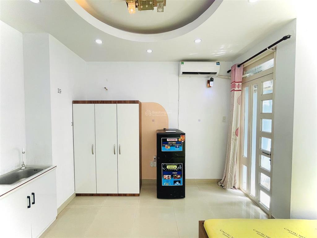 Cho thuê căn hộ studio ban công, đầy đủ nội thất  ngay gần khu phố phan xích long