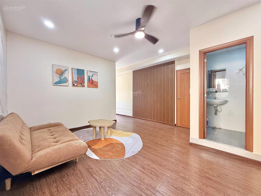 Cho thuê căn hộ 1pn ban công rộng 50m2, full nội thất  ngay gần ngã tư hàng xanh, cầu thị nghè
