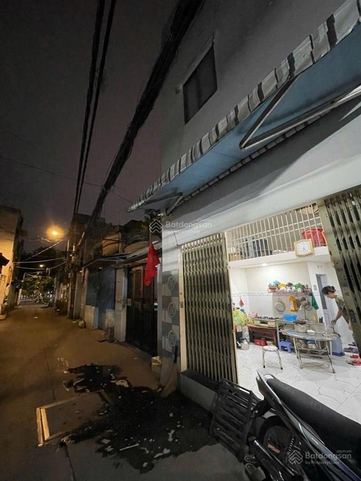 Lô góc 2 mặt tiền ngay sát tô hiệu  xe hơi vô nhà nhỉnh 5 tỷ 4x16m  1 trệt lầu, sân thượng