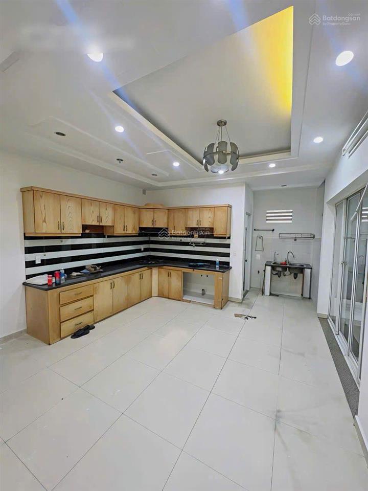 Tân phú nhỉnh 4 tỷ  nhà 1 lầu đường kênh tân hoá  sát mặt tiền  ngang 4.3x11  dtcn 46m2  2pn