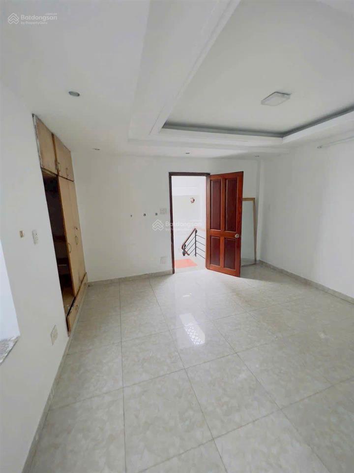 Tân phú nhỉnh 4 tỷ  nhà 1 lầu đường kênh tân hoá  sát mặt tiền  ngang 4.3x11  dtcn 46m2  2pn