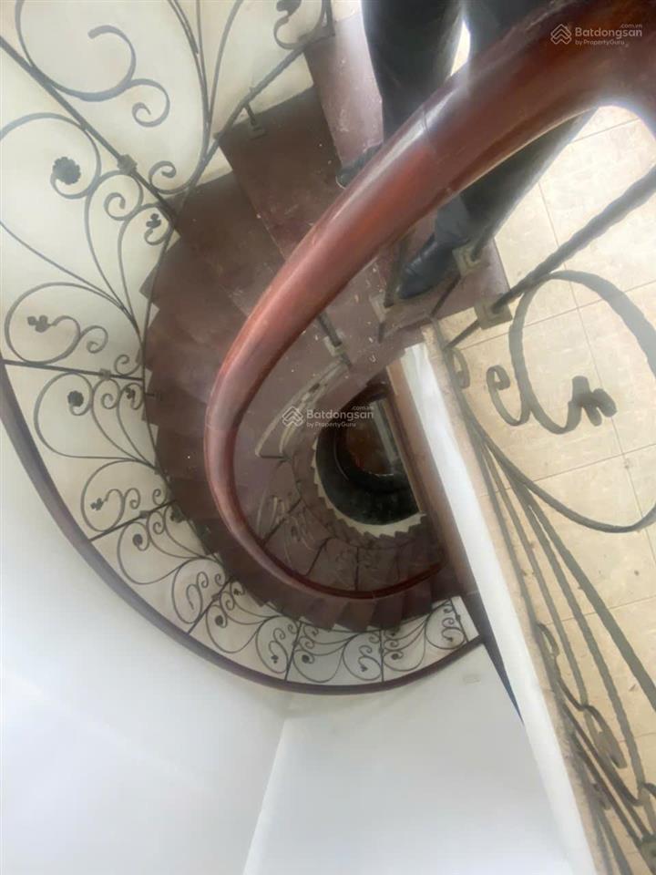 Cc cần bán gấp nhà mặt phố thụy khuê, tây hồ, lô góc, hai mặt tiền. 60m2, 4 tầng mặt tiền 5.3m