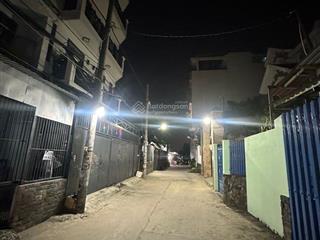 Bán căn hộ dịch vụ hẻm xe hơi 6m thông  1 trục lê đức thọ  6x21  125m2  vuông vức  tn 30tr