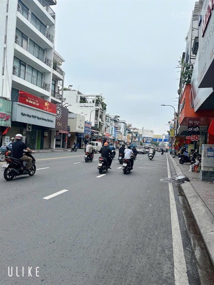 Mặt tiền phan đình phùng phú nhuận  45m2  kinh doanh đỉnh  ngay trường kinh tế đối ngoại