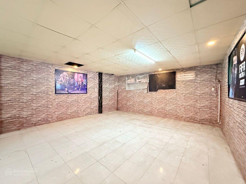 Đất tặng nhà cấp 4  mặt tiền đường 12m  dt khủng 5.6x25m  140m2  xây 8 tầng hầm  sát gò vấp