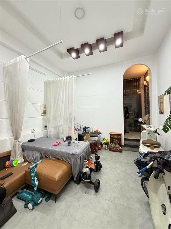 Nhà 4 tầng  nguyễn văn khối p11  hẻm xe hơi 5m  1 căn ra mặt tiền  6.2x16  kinh doanh đa ngành