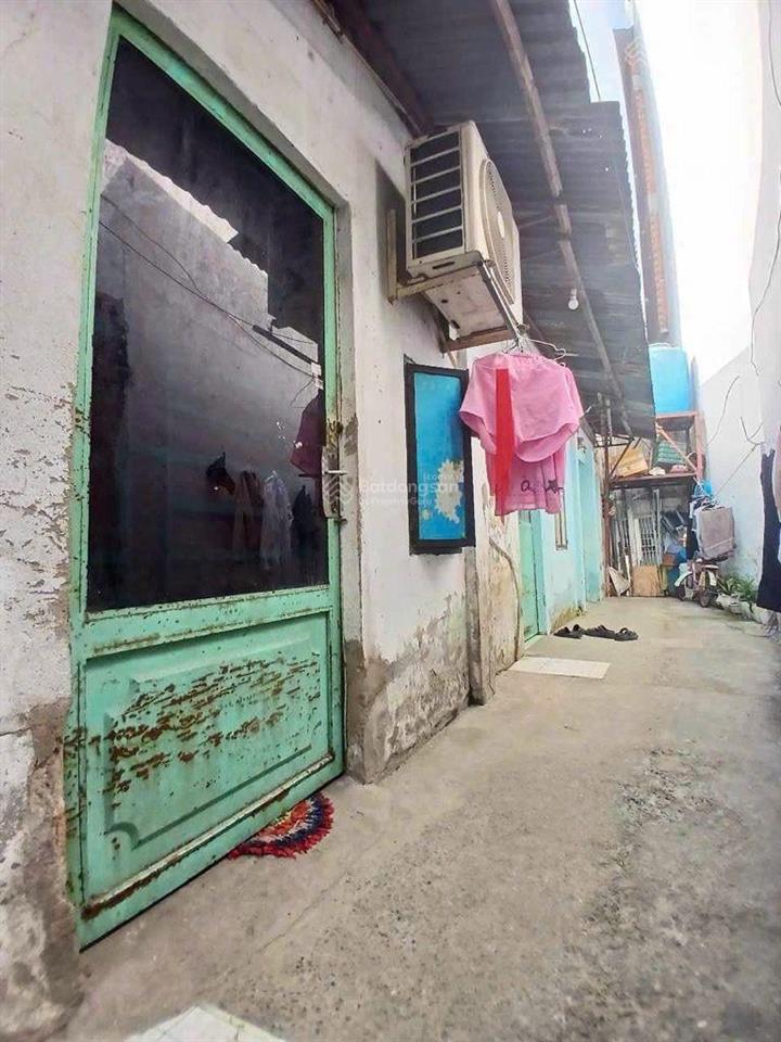 Đất dt khủng giá rẻ  nguyễn thái sơn sát dương quảng hàm  hẻm xe hơi  8x26  220m2