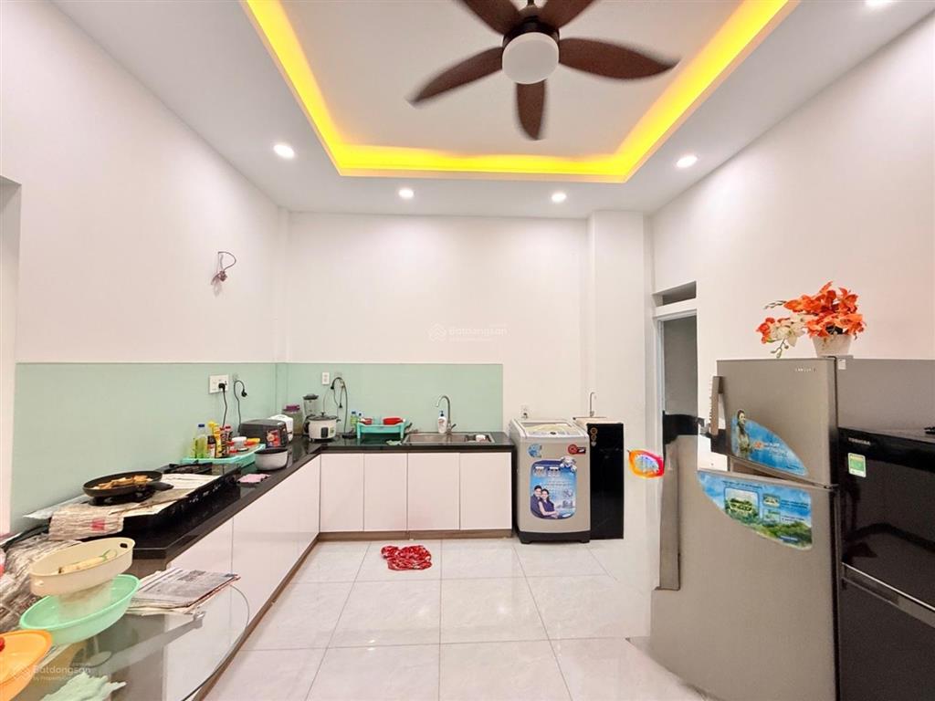 Bán nhà 4 tầng  80 dương quảng hàm giáp bình thạnh  hẻm xe hơi  dt khủng 6.7x17  100m2