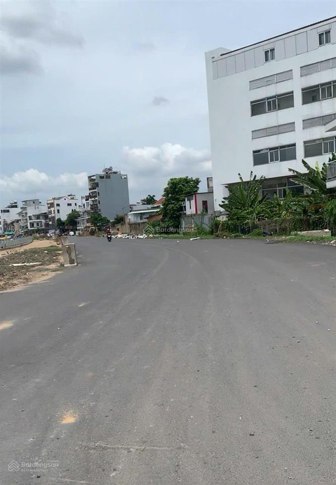 Đất mặt tiền 496 dương quảng hàm  gần kênh tham lương  đường 12m thông có vỉa hè  9x23  200m2 m
